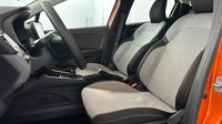 Renault Clio 1.5 Blue dCi 100ch Evolution - 24 — photo 12