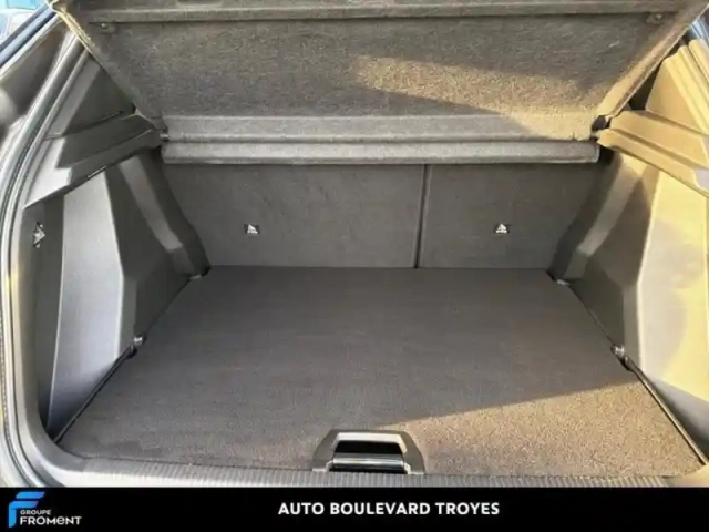 Peugeot 2008 1.2 puretech 100ch s&amp;s style — photo 6