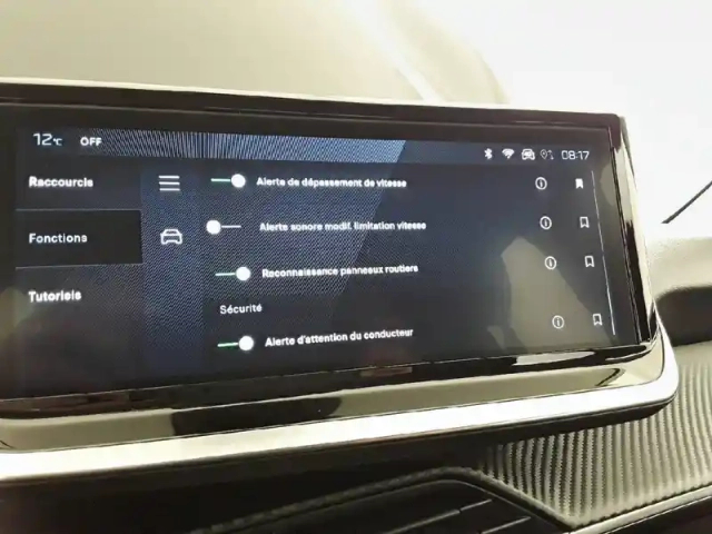 Peugeot 208 hybrid 110 e-dcs6 — photo 22