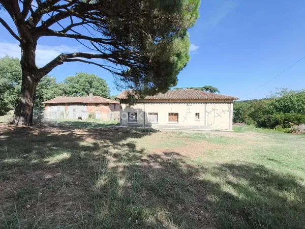 Ferme avec terrain et dépendances