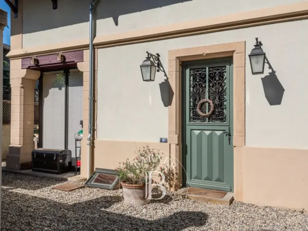 Champagne-au-Mont-d'Or - Maison 210 m² - 5/6 chambres - Jardin 1