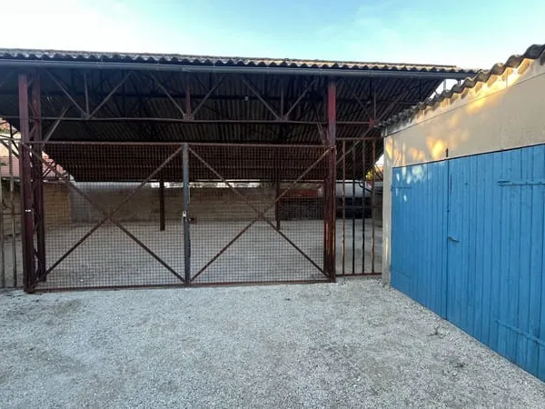 A LOUER - HANGAR A TROYES