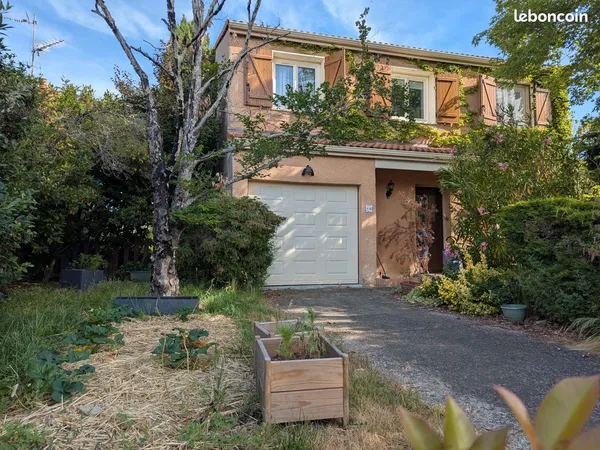 Maison familiale de 121 m² - 4 chambres - jardin arboré sans vis-à-vis - écoles à pied - quartier ca