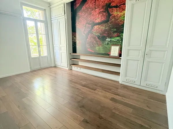 TOULON HAUTE VILLE - APPARTEMENT 7 PIECES - 165 m2- BALCONS