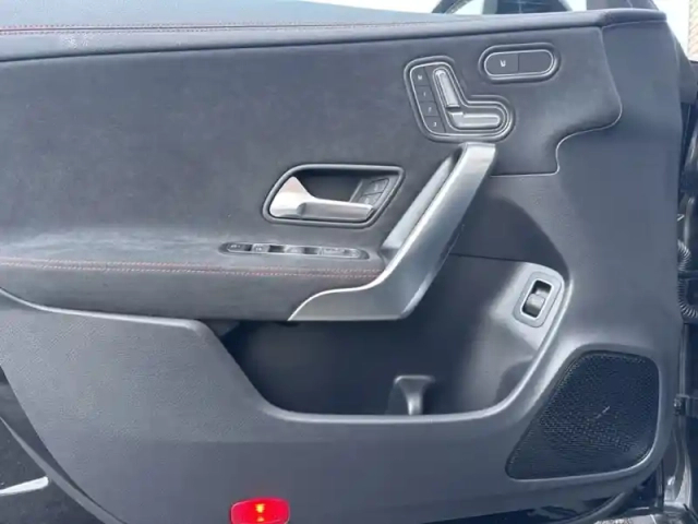 Mercedes Cla 200 d coupé amg line — photo 19