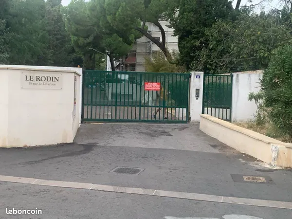 Garage à louer