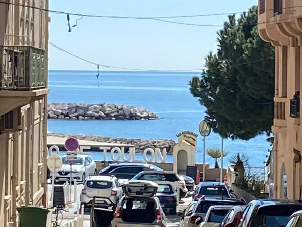 T3 Mourillon plage.