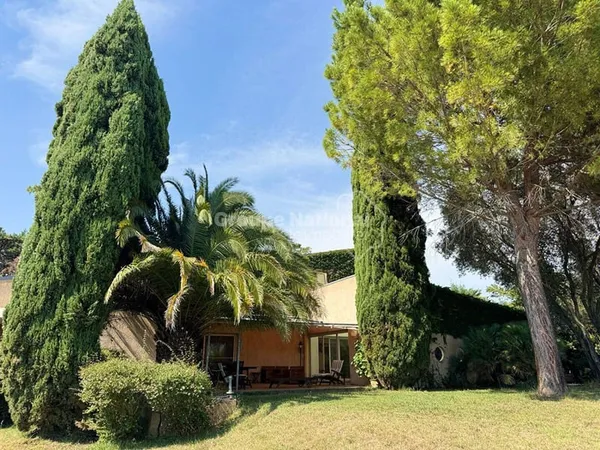 Maison 10 pièces 240 m²