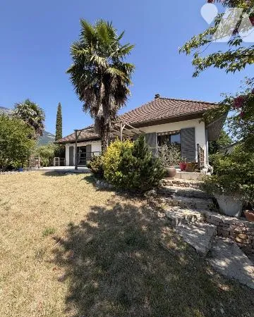 Maison 6 pièces 230 m²