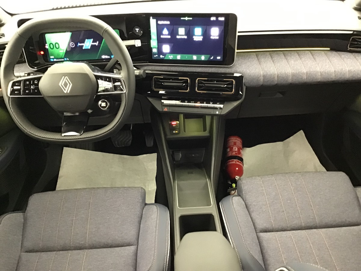 Renault R4 — photo 11