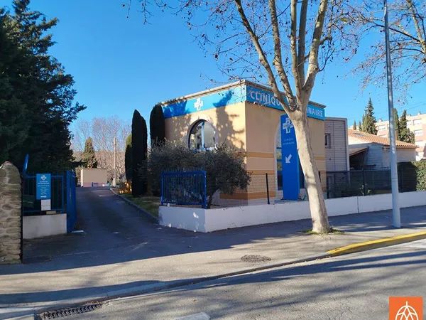 Local 380 m² SALON DE PROVENCE