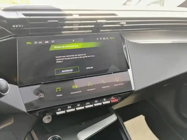 Peugeot 408 hybrid 136 e-dcs6 gt — photo 11