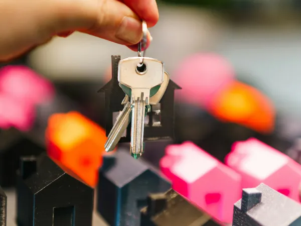Crédit immobilier : la Banque de France chiffre la production à 11 milliards d'euros en juillet, le taux moyen grimpe à 3,30 %