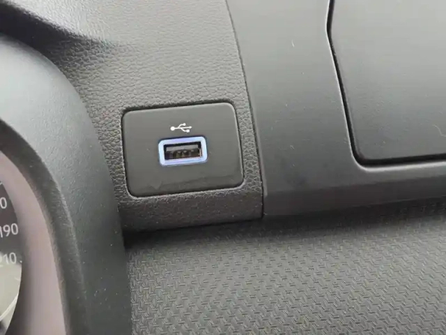 Dacia Sandero sce 65 — photo 9