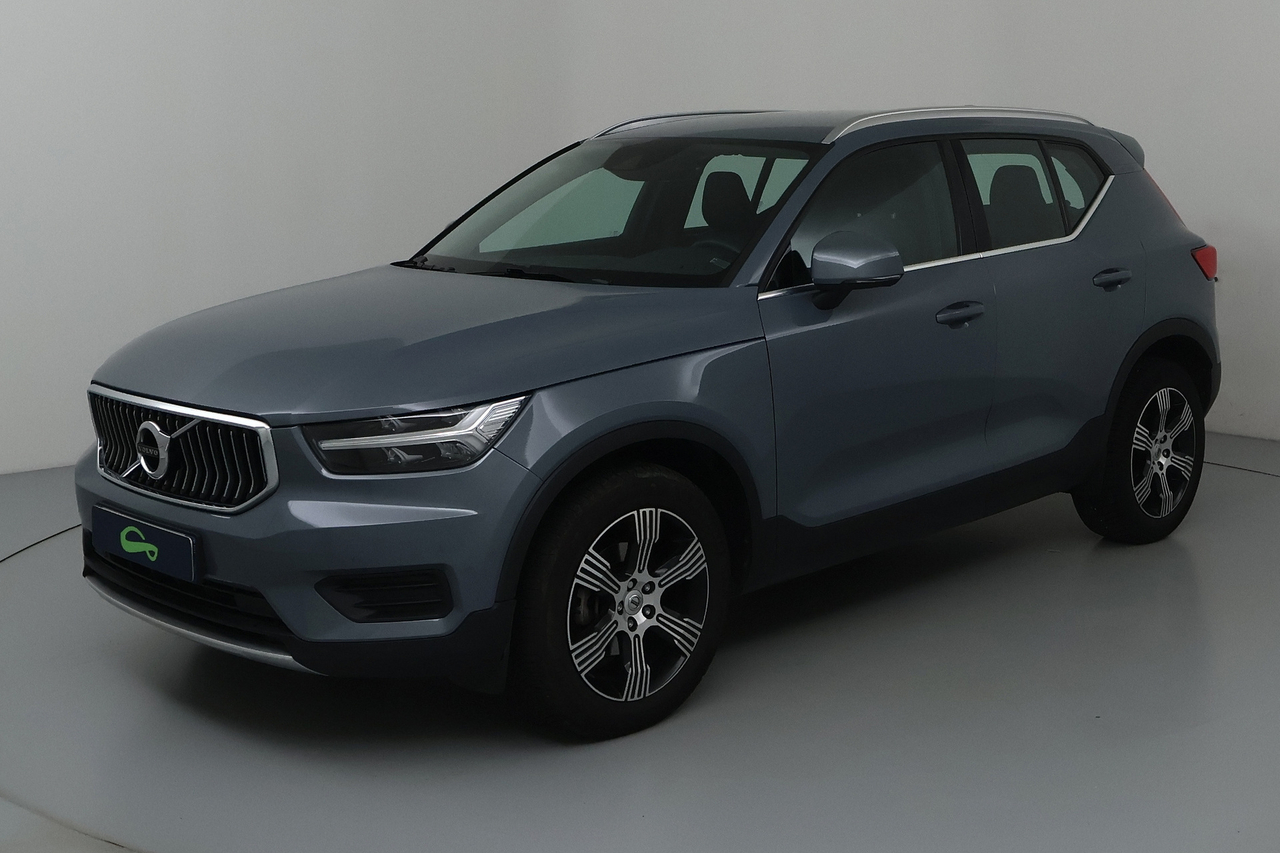 Volvo XC40 — photo 1