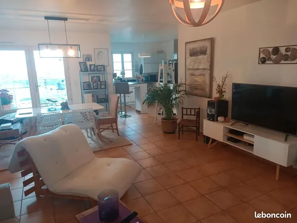 Appartement T3 de 85 m², grand balcon avec vue
