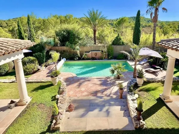 Villa 6 pièces 180 m²