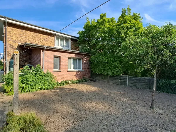 A VENDRE MONTIGNY LE BX LE VILLAGE MAISON 4 CHAMBRES , terrain clos 363m²