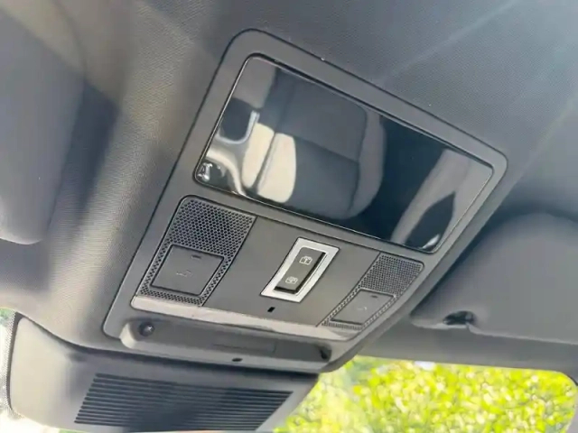 Jaguar E-Pace p270e ch phev awd bva — photo 11