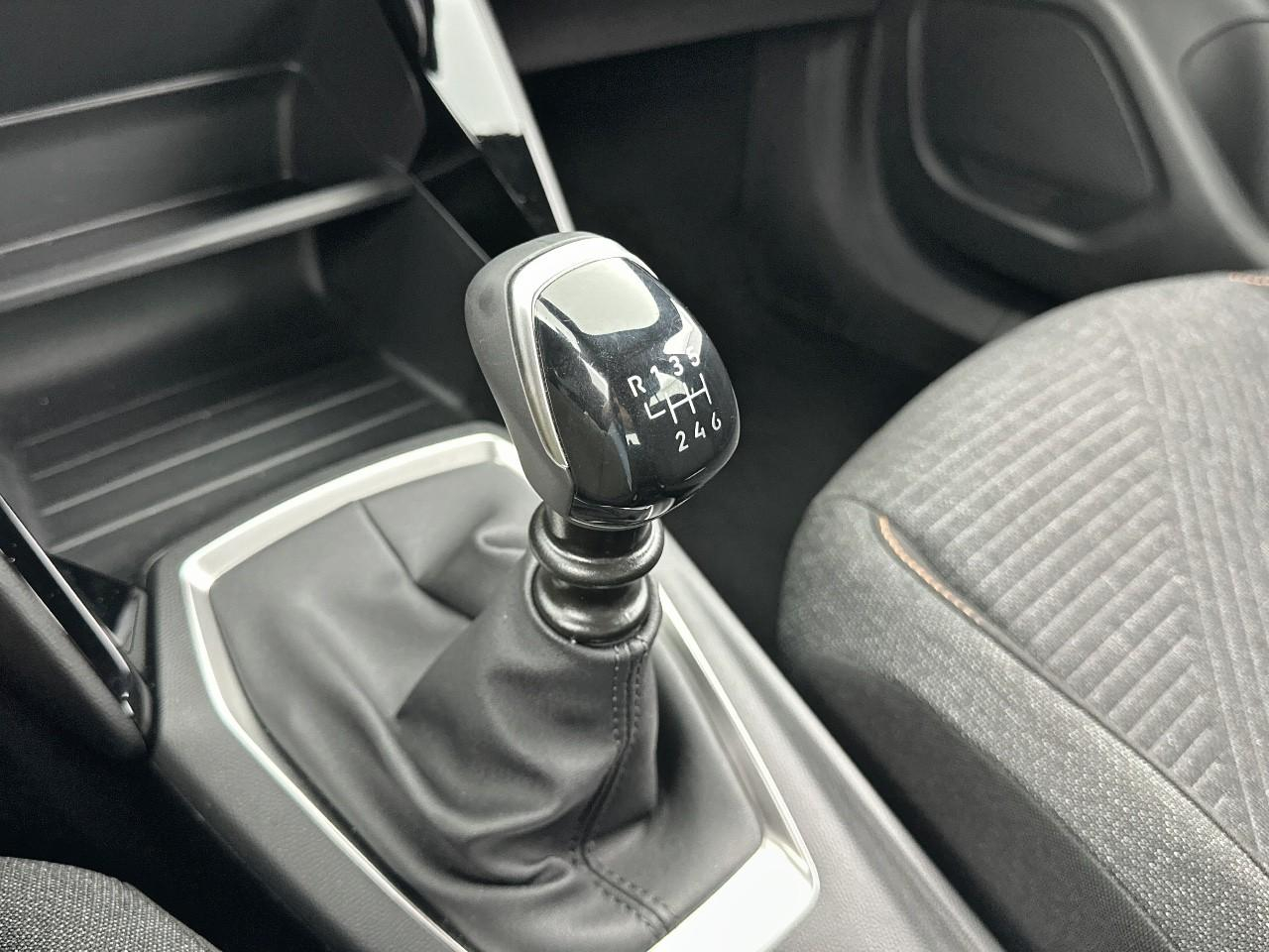 Peugeot 2008 100 s&s bvm6 style — photo 27