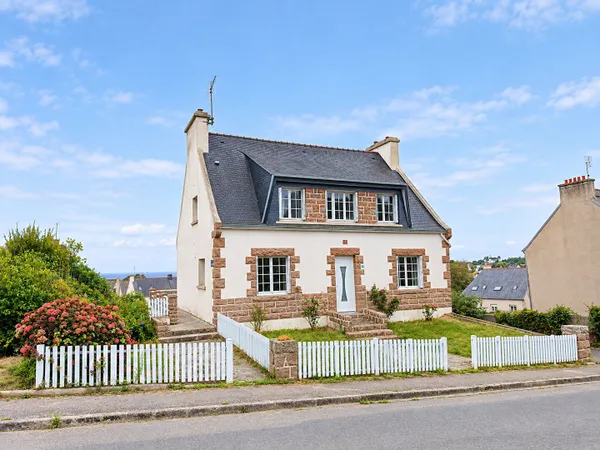 Maison néo-bretonne de 10 pièces à vendre à Telgruc-sur-Mer - Idéal investisseur