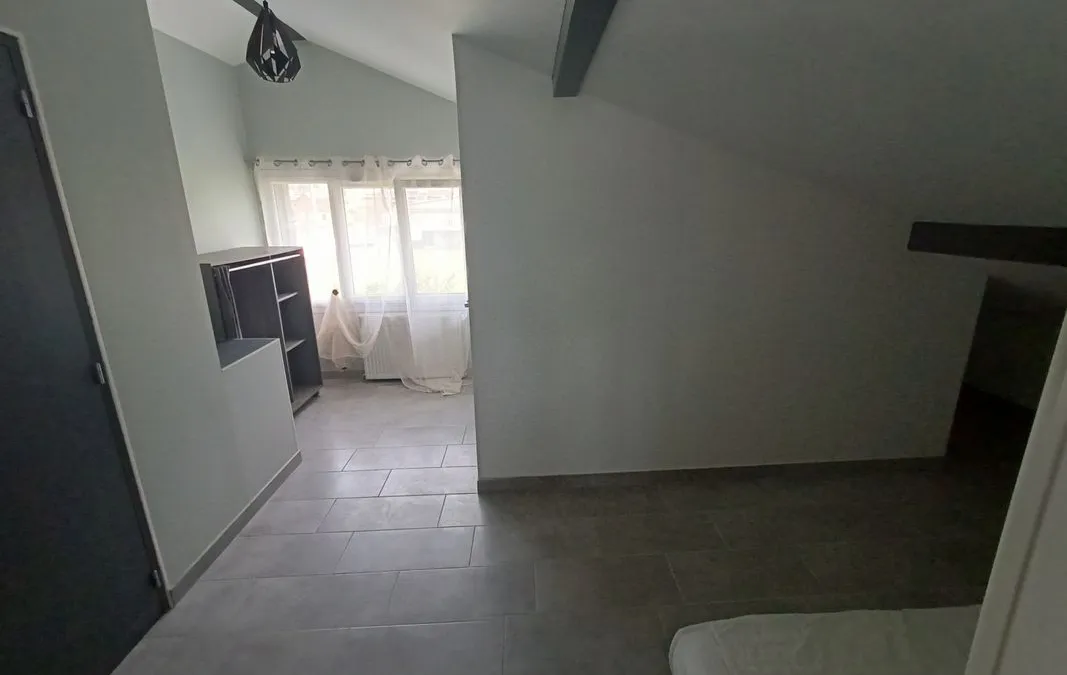 Photo 3