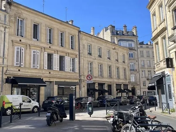 EMPLACEMENT N°1 - BAIL PRÉCAIRE