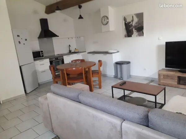 Particulier loue dépendance meublé 70m
