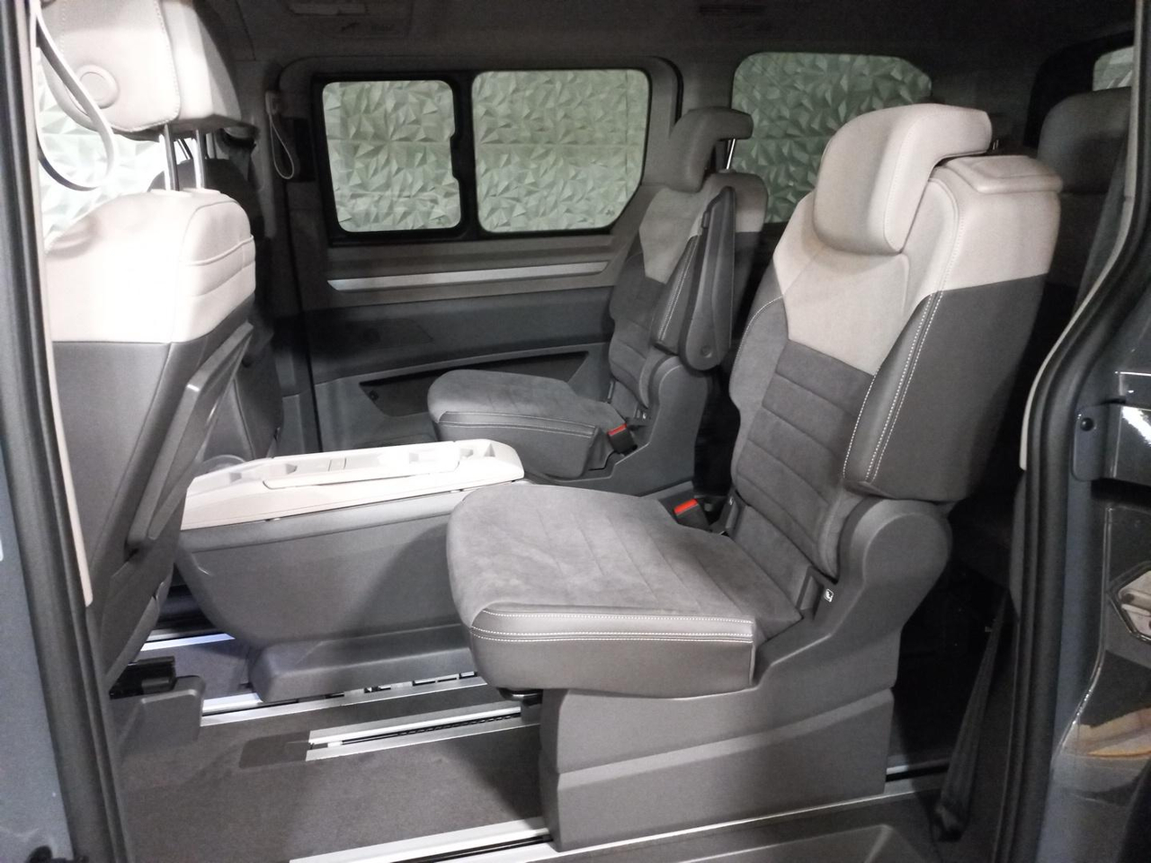 Volkswagen Utilitaires Multivan Court 1.5 eHybrid 245 4Motion DSG6 — photo 17