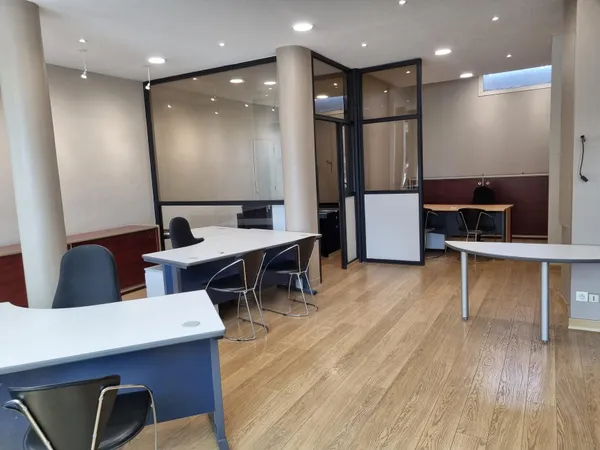 Local professionnel 110 m²