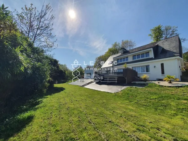 Maison 10 pièces 280 m²