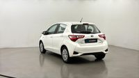 Toyota Yaris 100h France Business 5p RC18 — photo 8