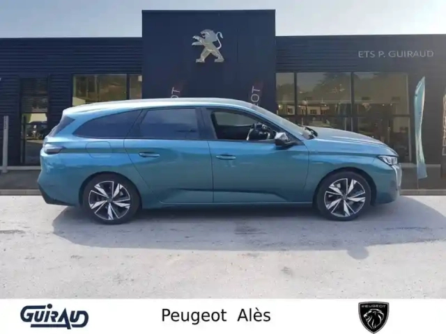 Peugeot 308 sw phev 180 e-eat8 — photo 5