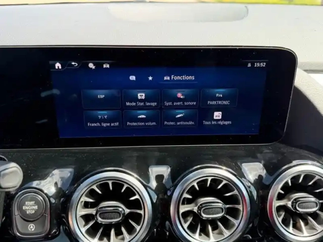Mercedes Gla 200 d amg line — photo 16