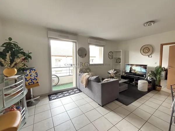 THIONVILLE - F2 avec balcon et parking
