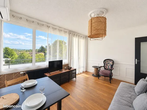 Charmant appartement meublé avec vue dégagée