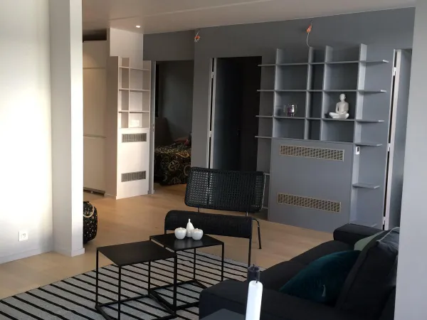 Appartement Meuble trois pièces sur Bateau en bord de seine