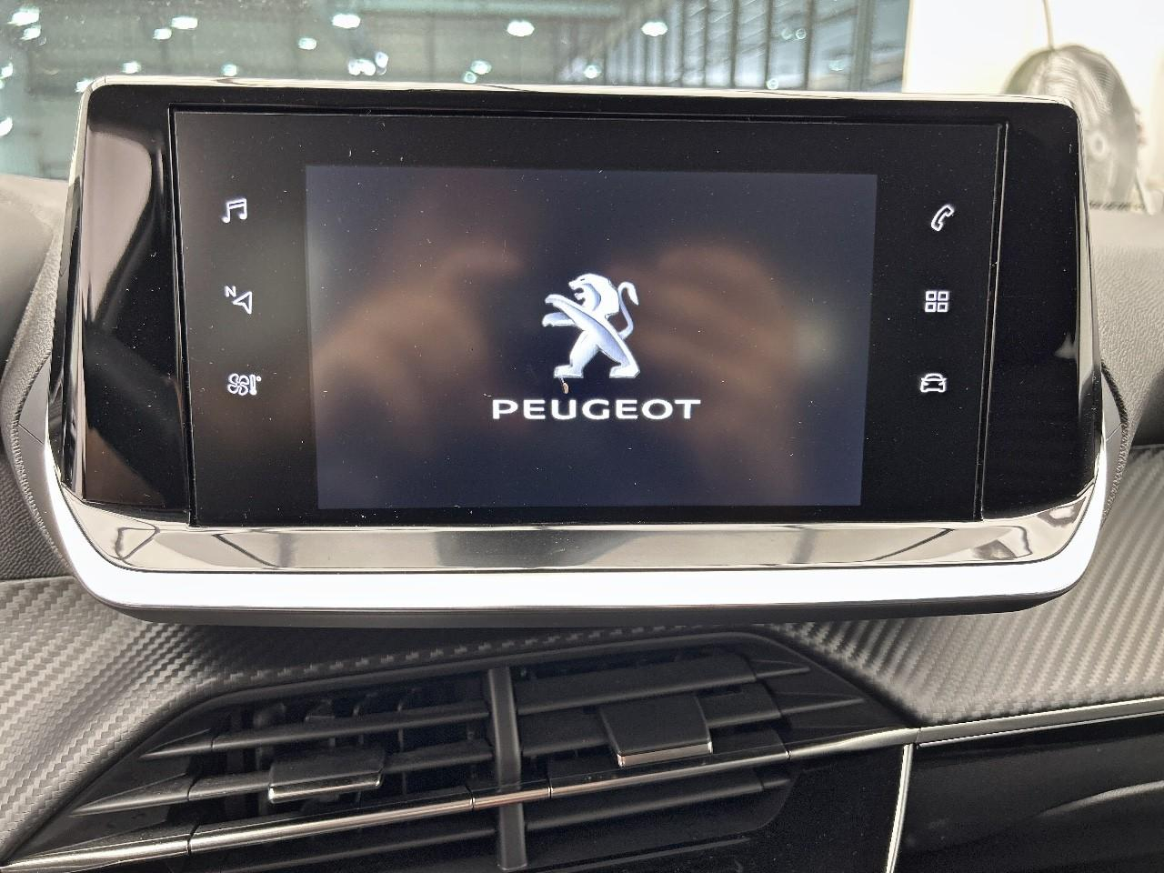 Peugeot 208 puretech 100 s&s bvm6 style — photo 11