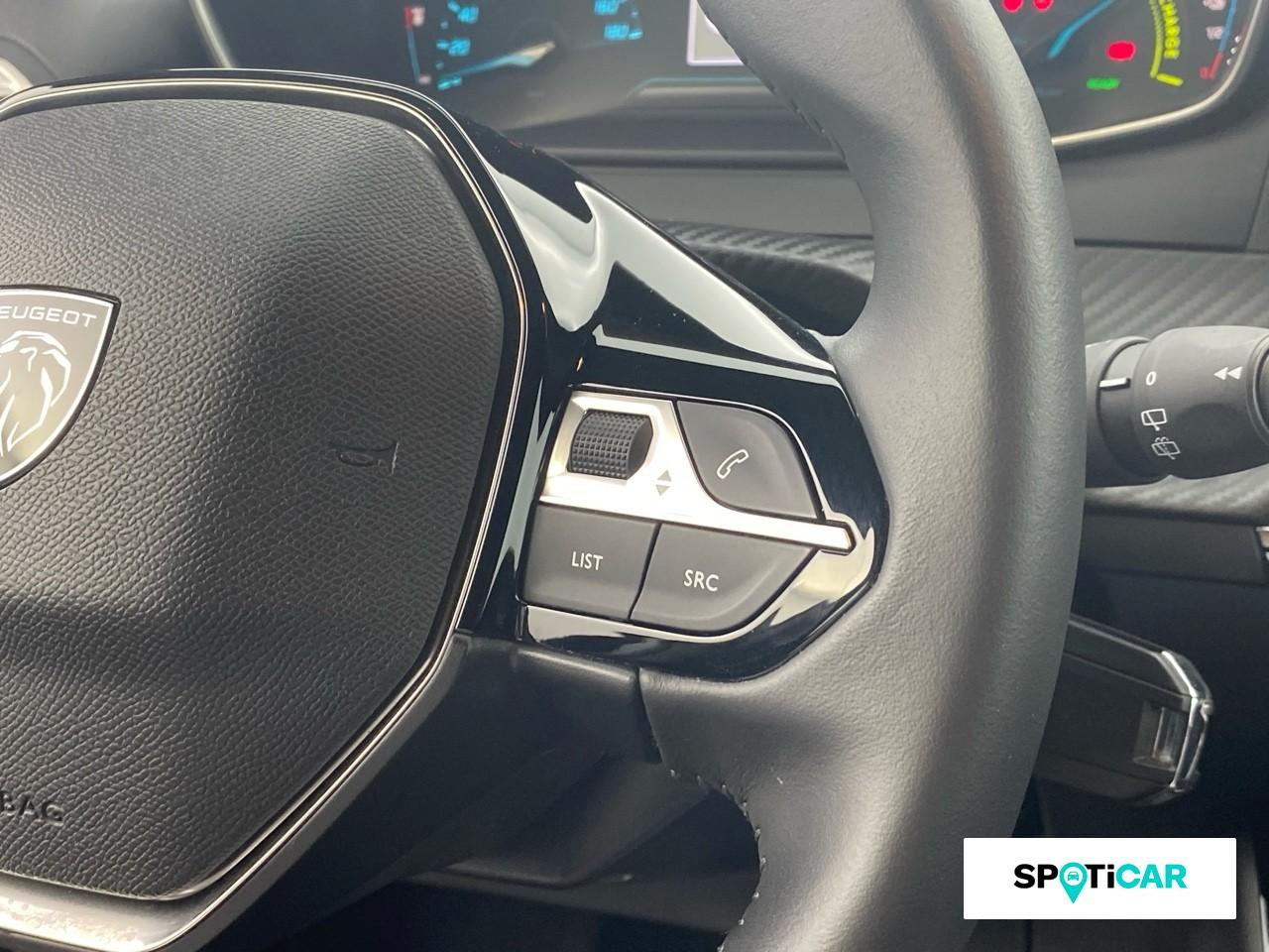 Peugeot 2008 e-2008 136ch active — photo 16