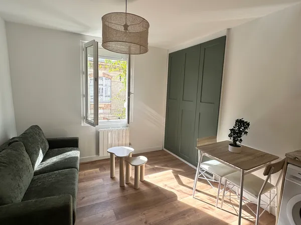 Studio meublé refait à neuf - Coeur de Montmartre - Baigné de lumière