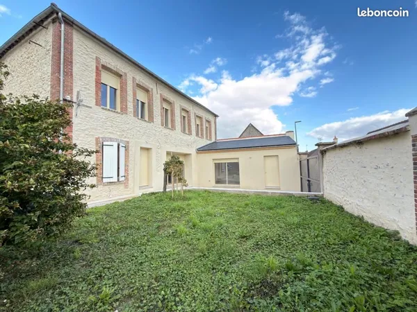 Maison 7 pièces 230 m²