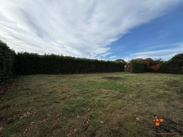 Terrain constructible 717 m² à proximité du centre de Goven 35980