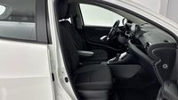 Toyota Yaris 116h Dynamic 5p MY22 — photo 15