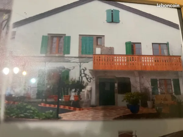 Location d'une maison de village mitoyenne