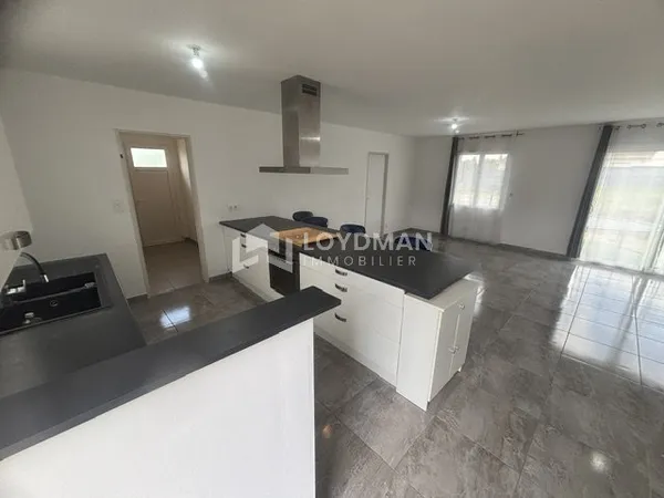 Maison De Plain-Pied de 103.32 m2, Grande pièce de vie et 4