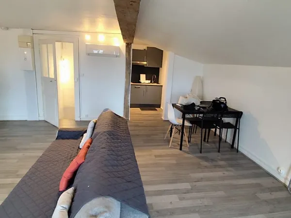 APPARTEMENT RENOVE MEUBLE TYPE 2 CLIMATISATION -CENTRE VILLE