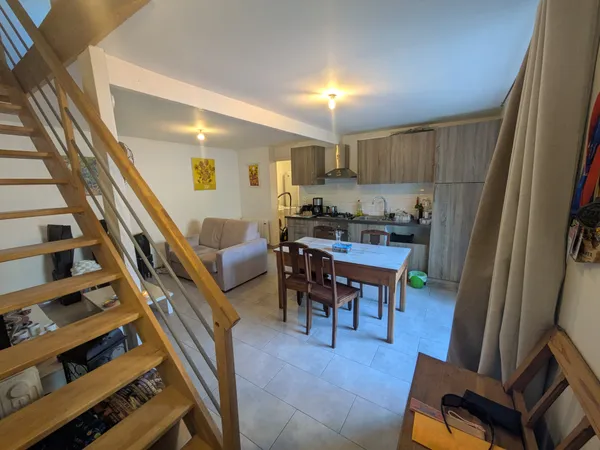 Ensemble immobilier avec deux logements et local Bas Pont-