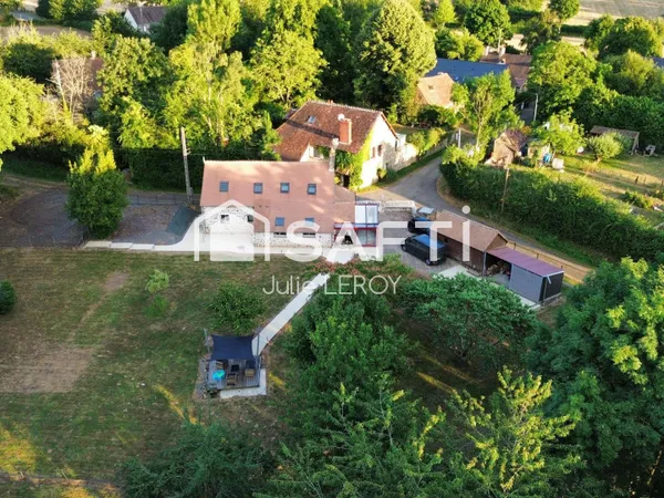 Maison de campagne située à Chemiré-En-Charnie (72540), 5 pièces, 102 m²