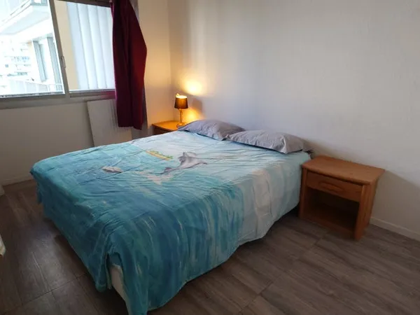 Chambre disponible en appartement à Puteaux