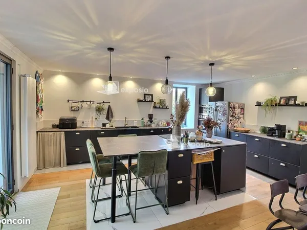 Maison 5 pièces 160 m²